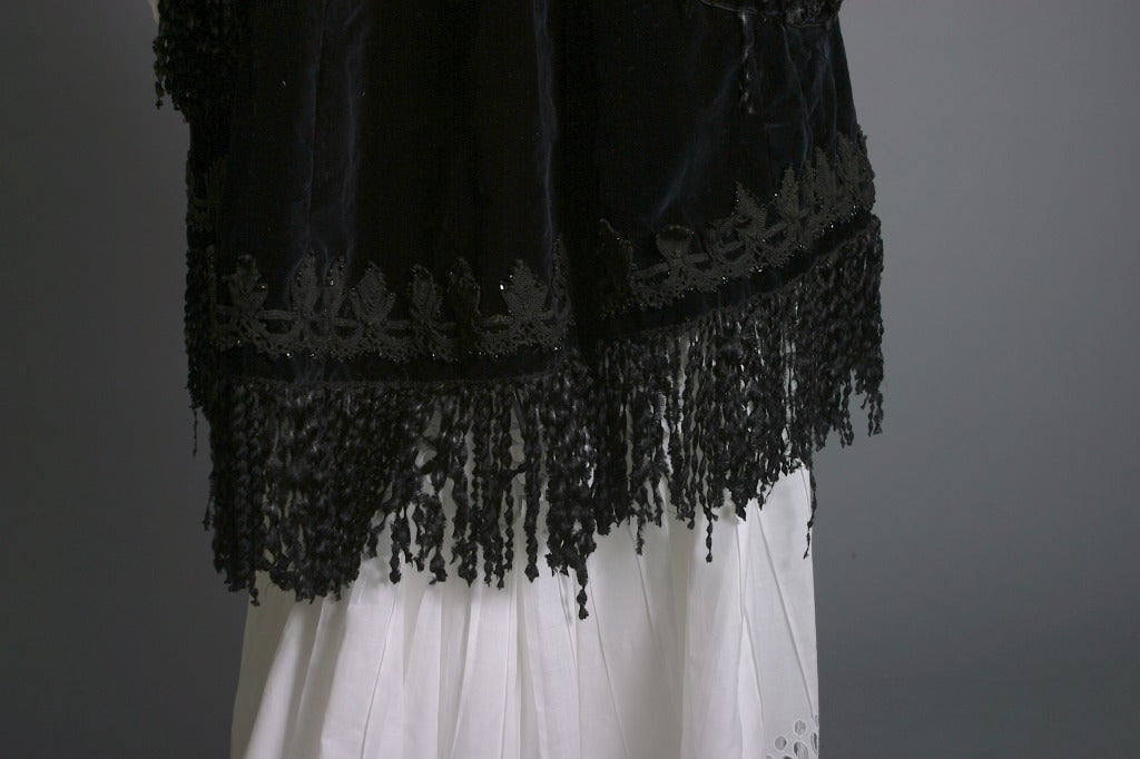 19th c. French exquisite black silk velvet embroidered mantle For Sale 4