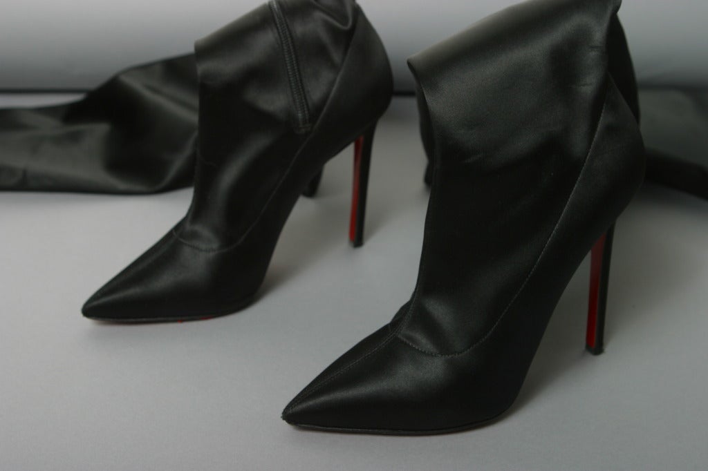 Christian LOUBOUTIN Stunning black satin evening thigh high boots size 37 1/2 For Sale 2