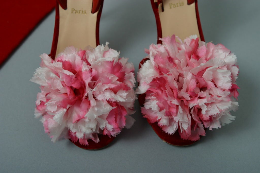 Women's Christian LOUBOUTIN gorgeous red velvet and silk flower sandals size 37 1/2 For Sale