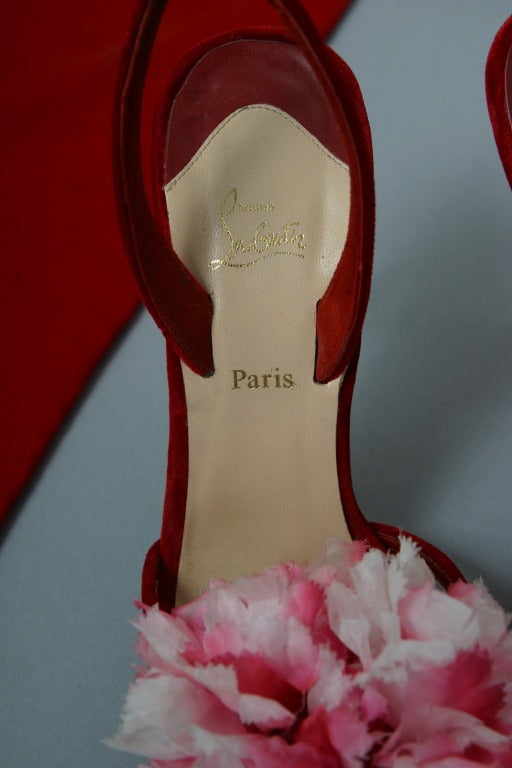 Christian LOUBOUTIN gorgeous red velvet and silk flower sandals size 37 1/2 For Sale 2