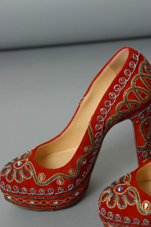 Christian LOUBOUTIN fabulous rust suede pumps adorned with sequins Size 37 1/2 In Excellent Condition For Sale In Newark, DE