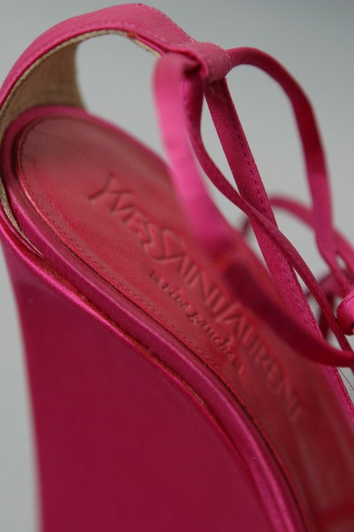 2000s TOM FORD for YSL hot pink silk satin wedged evening sandals size 37 For Sale 2