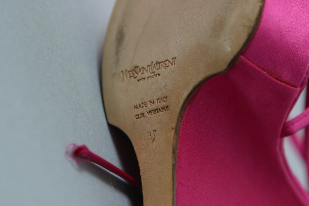 2000s TOM FORD for YSL hot pink silk satin wedged evening sandals size 37 For Sale 4