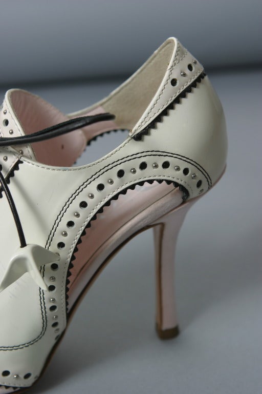 DIOR by GALLIANO Iconic pink satin and white patent leather pumps size 37 1/2 For Sale 3