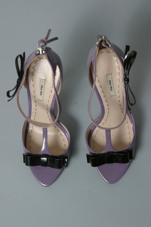 2011 MIU MIU parma and black patent leather zipped sandals size 8