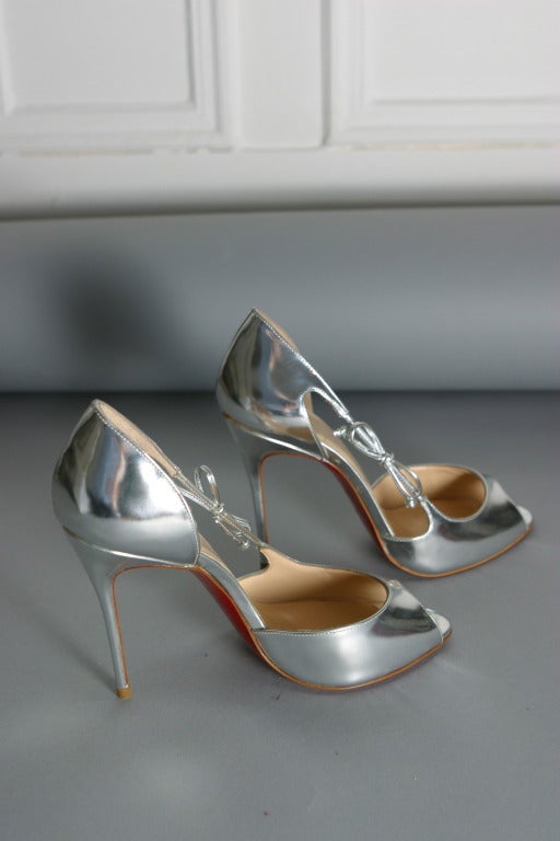 2012 LOUBOUTIN Gorgeous shinny silver calfskin mules For Sale 2