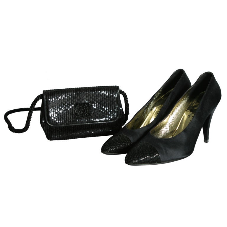 CHANEL Iconic black satin embroidered evening pumps size 8 and matching bag For Sale