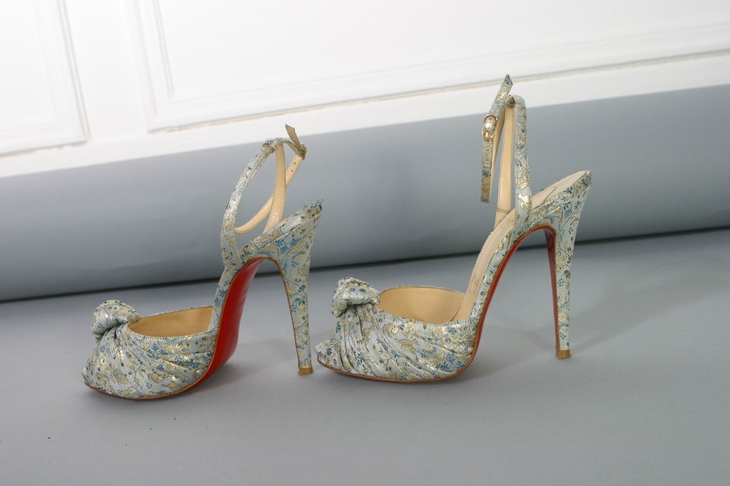 Christian LOUBOUTIN Gold  grey and blue damask evening sandals size 37 For Sale 2