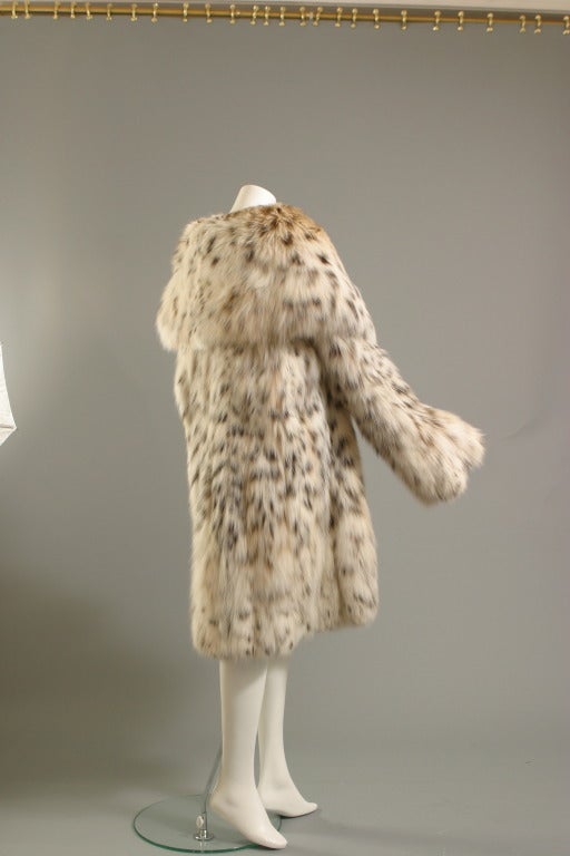 REBECCA exceptional Montana Lynx fur coat In Excellent Condition For Sale In Newark, DE
