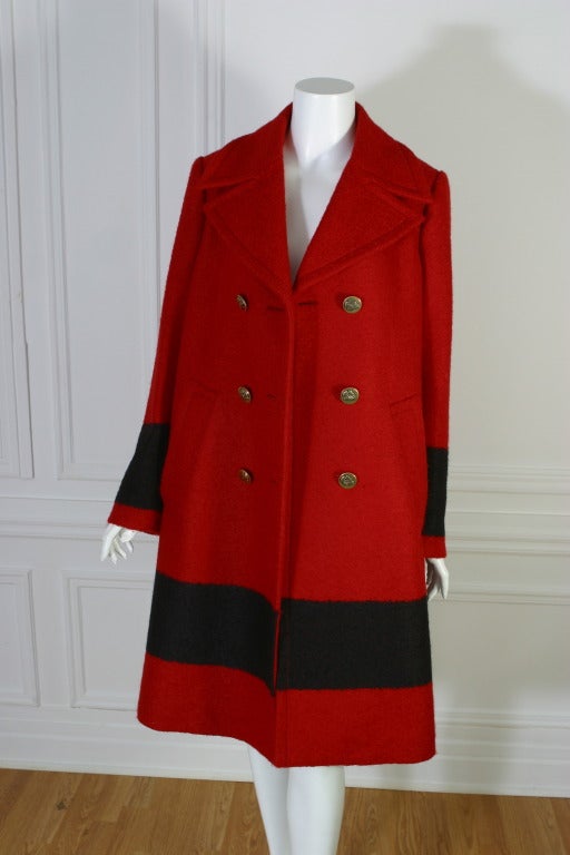 GUCCI red and black woolen coat In Excellent Condition For Sale In Newark, DE