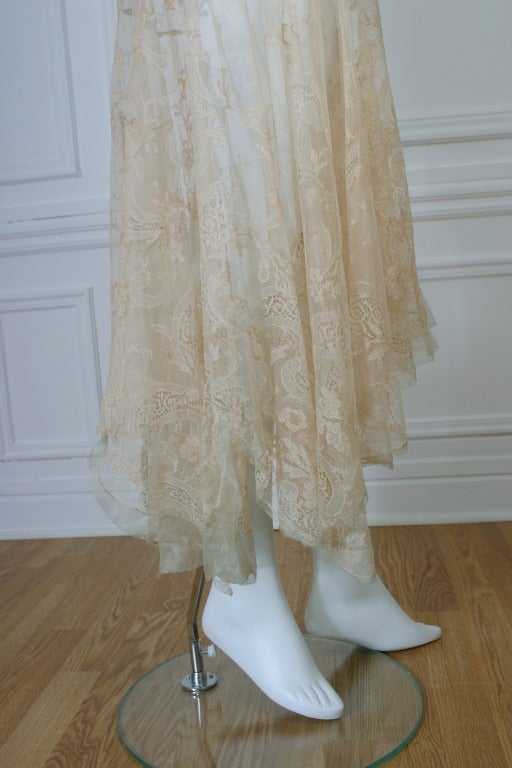 1920s French haute couture exquisite lace and silk chiffon gown For Sale 2