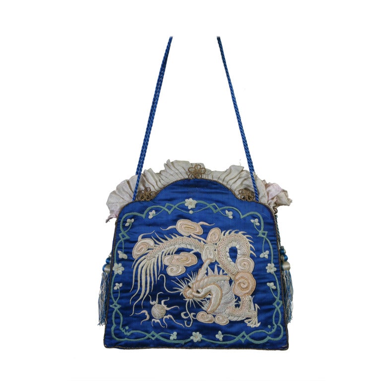 1920s French haute couture superb blue silk embroidered handbag For Sale