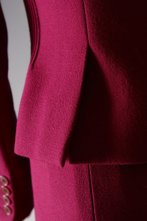 2000's glamorous DIOR HAUTE COUTURE raspberry wool crepe suit For Sale 3