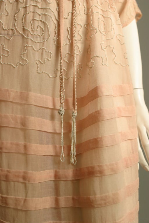 1920s French beaded flesh- colored muslin dress For Sale 3