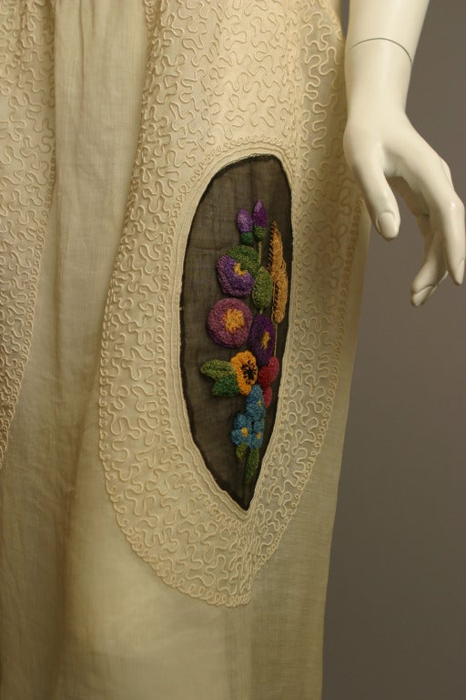 1920's french sublime haute couture chenille embroidered batiste dress For Sale 1