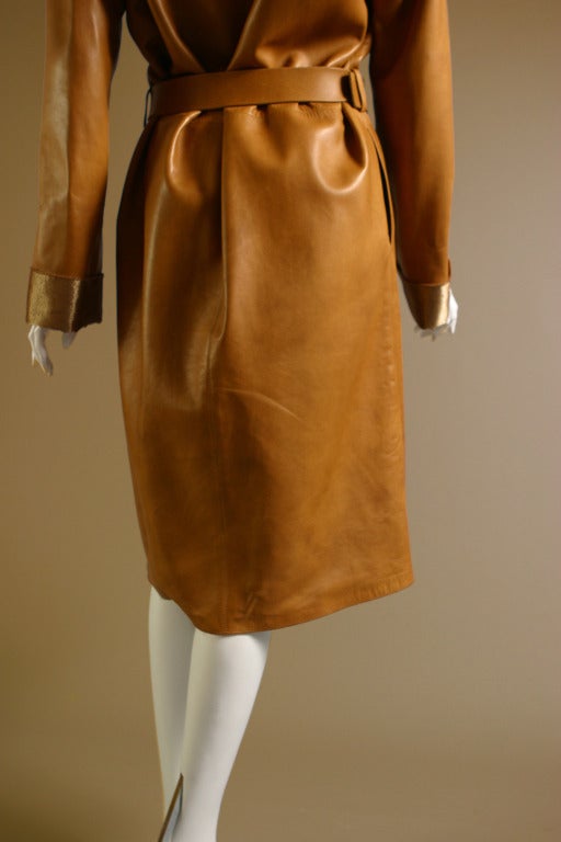 1999 CHANEL fawn-colored lambskin and gold lurex coat In Excellent Condition For Sale In Newark, DE