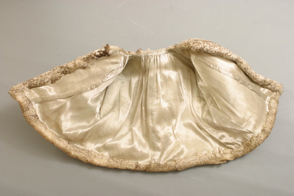 1930s Unusual sculptural sea gull feather cape For Sale 6