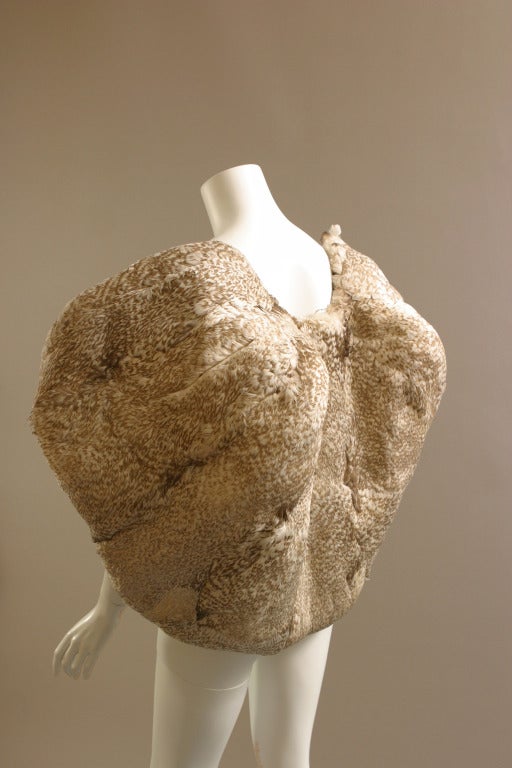 1930s Unusual sculptural sea gull feather cape In Excellent Condition For Sale In Newark, DE