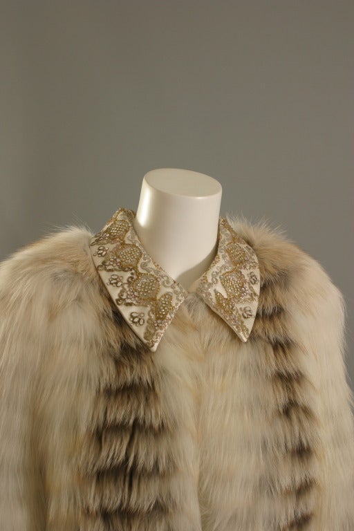 Christian LACROIX HAUTE COUTURE sublime platinum fox on lace evening fur coat In New Condition For Sale In Newark, DE