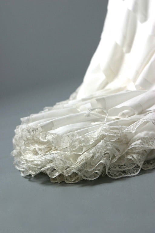 19 th c. century French Valenciennes lace and fine linen petticoat with train In Excellent Condition In Newark, DE