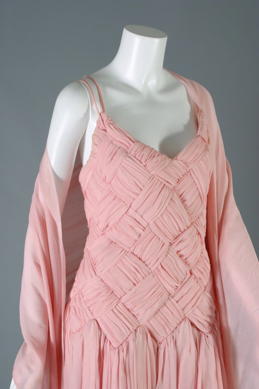 1984 Guy LAROCHE HAUTE COUTURE latticed pink chiffon ball gown For Sale 4