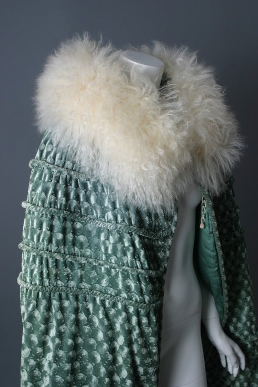 1920s pristine Almond green silk velvet and mongolian lamb evening cape For Sale 1
