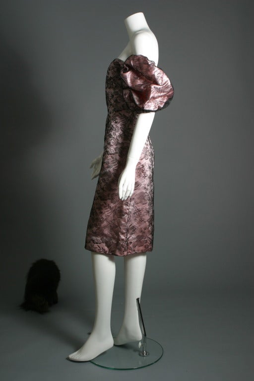 1980s French couture Marescot lace and pink satin cocktail sheath In New Condition For Sale In Newark, DE