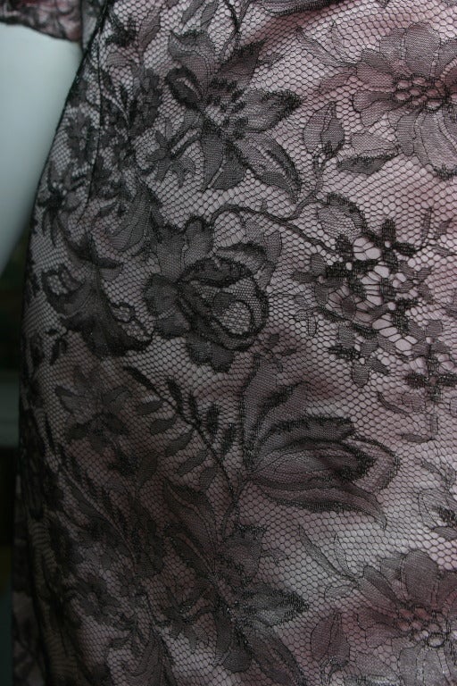 1980s French couture Marescot lace and pink satin cocktail sheath For Sale 3