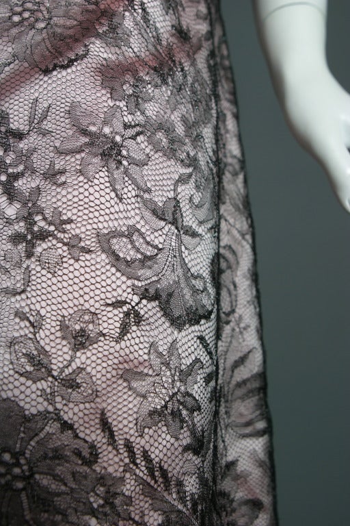 1980s French couture Marescot lace and pink satin cocktail sheath For Sale 5