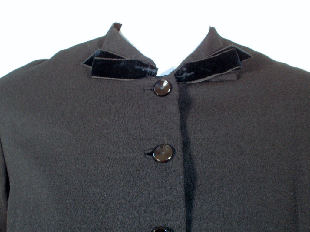 1950's Howard Greer Fitted Black Wool Waist Jacket w. Velvet Bows Size 6 For Sale 3