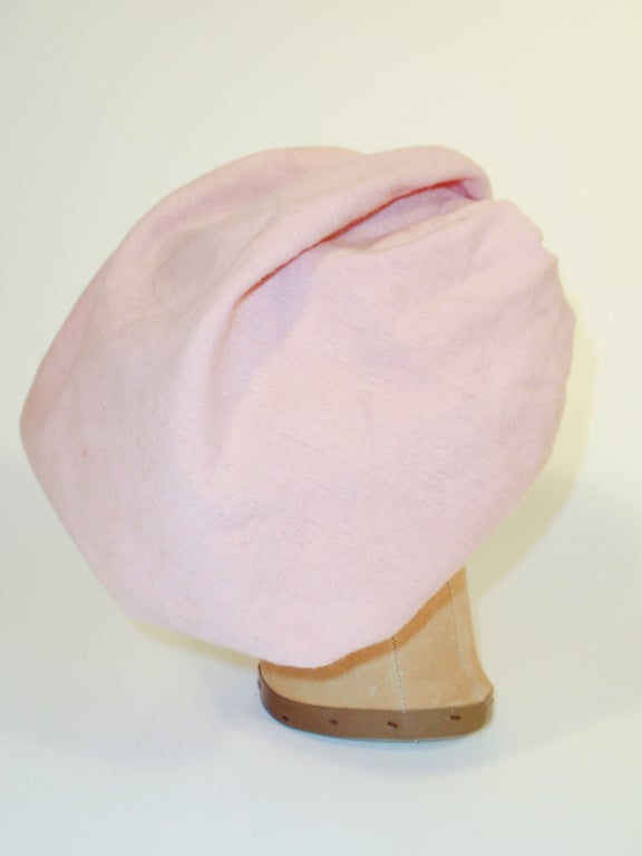 Hattie Carnegie Pink Wool Knit Beret with Gathered detail  For Sale 1