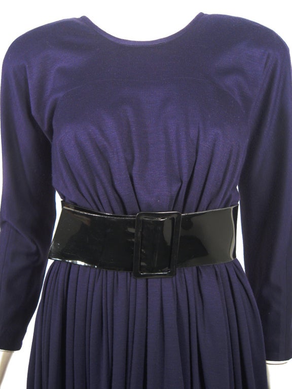 Geoffrey Beene Purple Wool Knit Cowl Neck Drape Dress & Wide Patent Belt For Sale 2