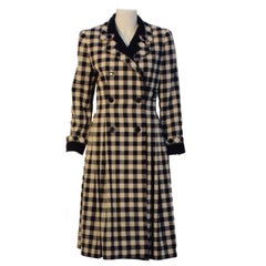 Givenchy - Robe manteau évasé ajustée en laine à carreaux bleu marine et crème, circa 1980