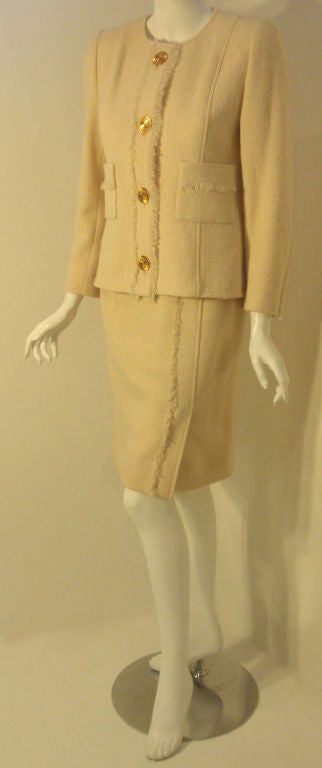 Chanel 2pc Cream Wool Clover Button Jacket and Skirt Set, Circa 1990's 36 In Excellent Condition In Los Angeles, CA