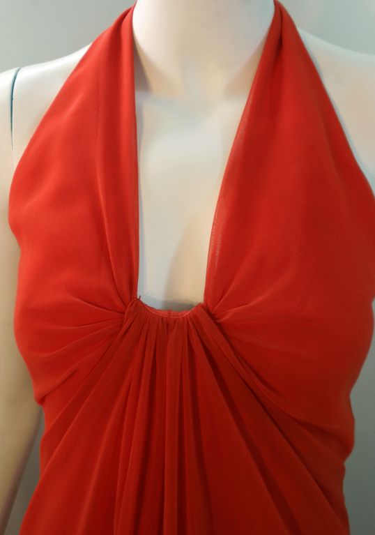 Travilla Vestido largo de gasa naranja sangre, circa 1970 en venta 3