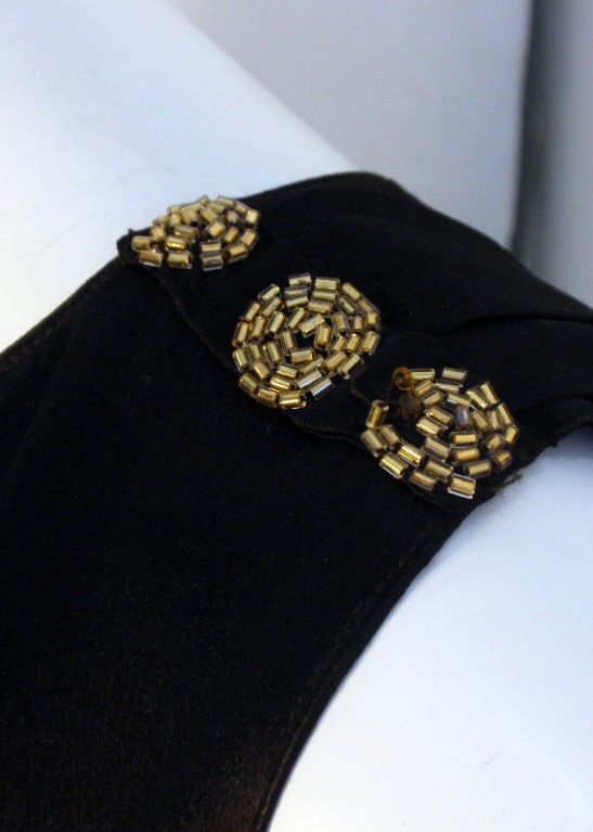 Robe vintage noire à perles et appliques en velours, circa 1920 en vente 5