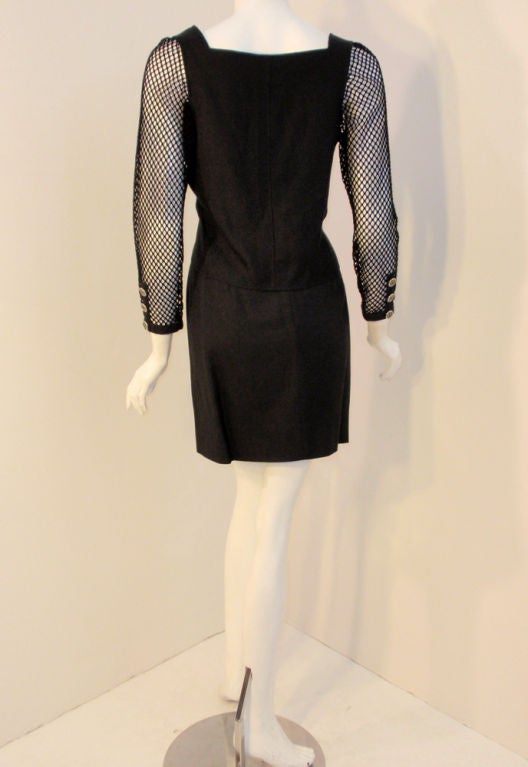Donna Courreges Nero 2 pezzi con gonna e giacca con maniche a rete 4-6 in vendita