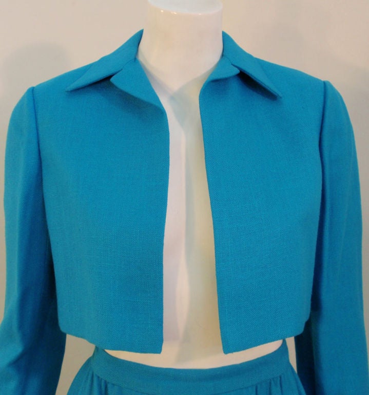 Pauline Trigere 1960's Turquoise Cropped Jacket and Skirt Suit Set In Excellent Condition For Sale In Los Angeles, CA