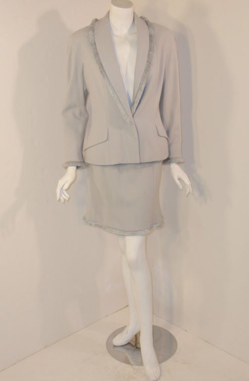 Gris Christian Dior - Tailleur jupe 2 pièces bleu clair avec revers à franges, circa 1990 en vente