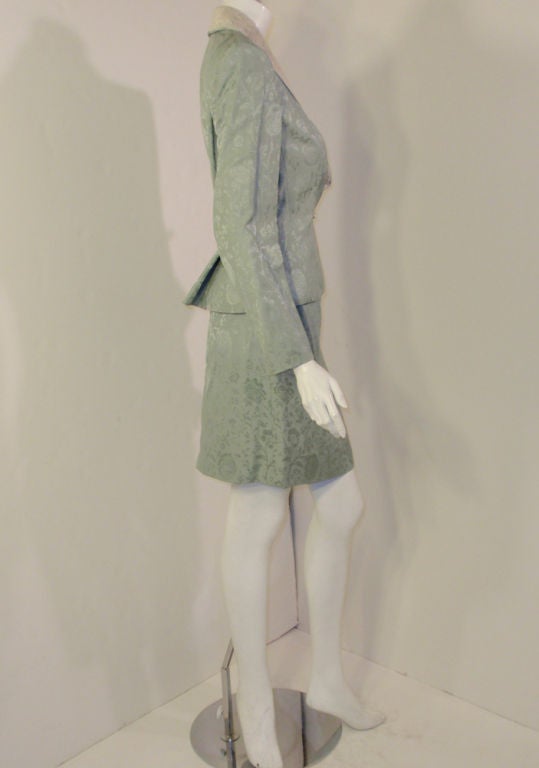 Christian Dior 2 pc Mint Green Skirt Suit with Lace Lapel, c 1990's Size 10 In Excellent Condition In Los Angeles, CA