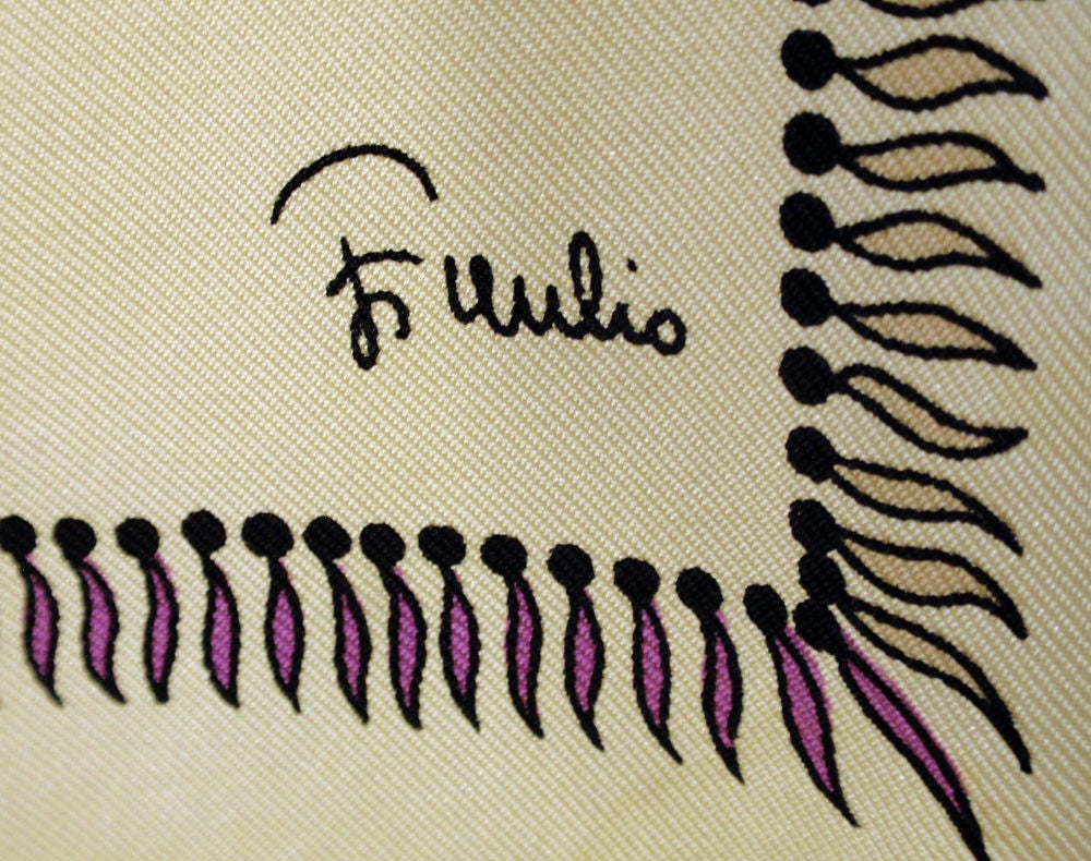Emilio Pucci Seltene cremefarbene Seidenbluse mit Damen- und Banddruck, 1960er Jahre im Angebot 6