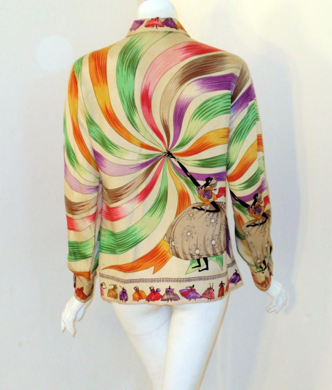 Emilio Pucci Seltene cremefarbene Seidenbluse mit Damen- und Banddruck, 1960er Jahre im Zustand „Gut“ im Angebot in Los Angeles, CA