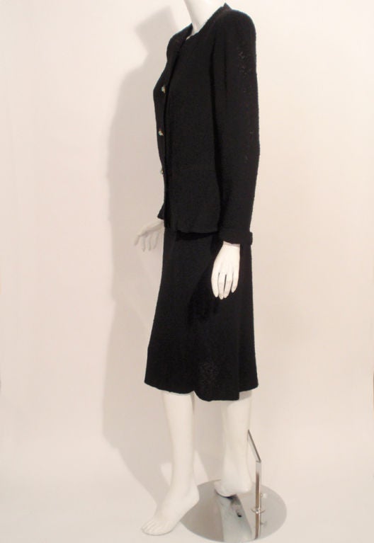 Noir Tailleur jupe Hattie Carnegie 2 pièces en maille bouclée noire, vers les années 1940 en vente
