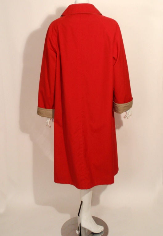 Manteau de pluie Bonnie Cashin rouge et brun clair avec fermetures dorées vintage 16 Pour femmes en vente