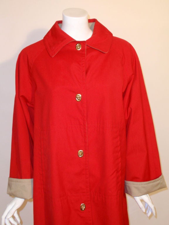 Women's Bonnie Cashin Red and Tan Raincoat w/ Gold Closures Vintage 16 For Sale