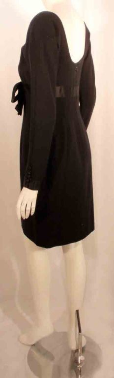 De las mujeres Carolyne Roehm Vestido de cóctel negro con lazo en venta