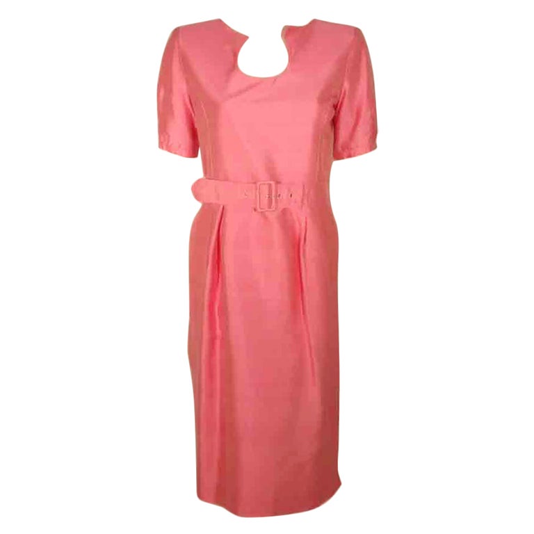 Courreges Vestido de seda rosa con cinturón