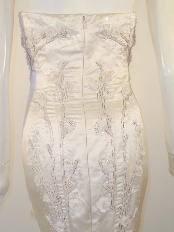 Carolina Herrera Cream Satin Strapless Wedding Gown w/ Beading 4