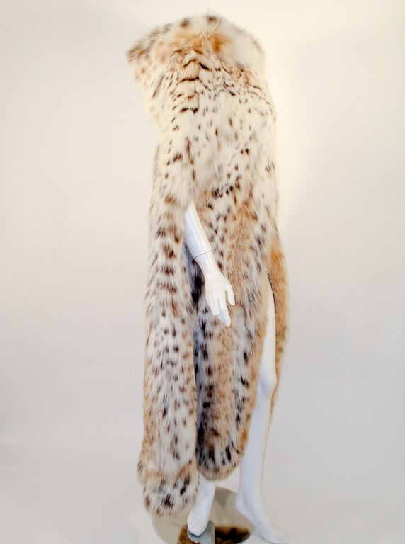 Beige Max Reby Tigre Royal Geneve Lynx Fur Full length Cape with hood