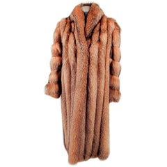 Michael Forrest, cappotto di pelliccia di volpe marrone con cristalli e colletto di pelliccia